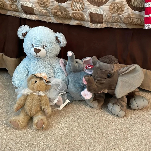 Stuffed‎ animal lot - Picture 1 of 3